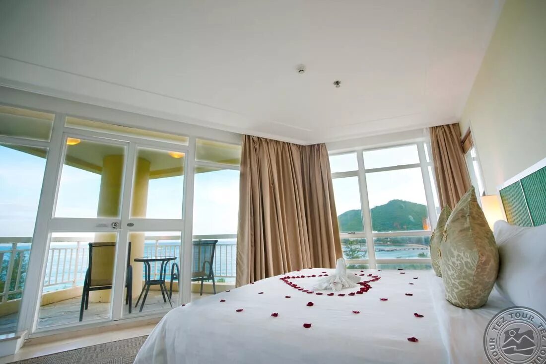 Resort intime sanya 5. Дадунхай хайнань. Resort intime sanya 5 китай хайнань. Отель sunshine resort intime sanya 5 китай. Sunshine resort intime sanya 5 garden view room.