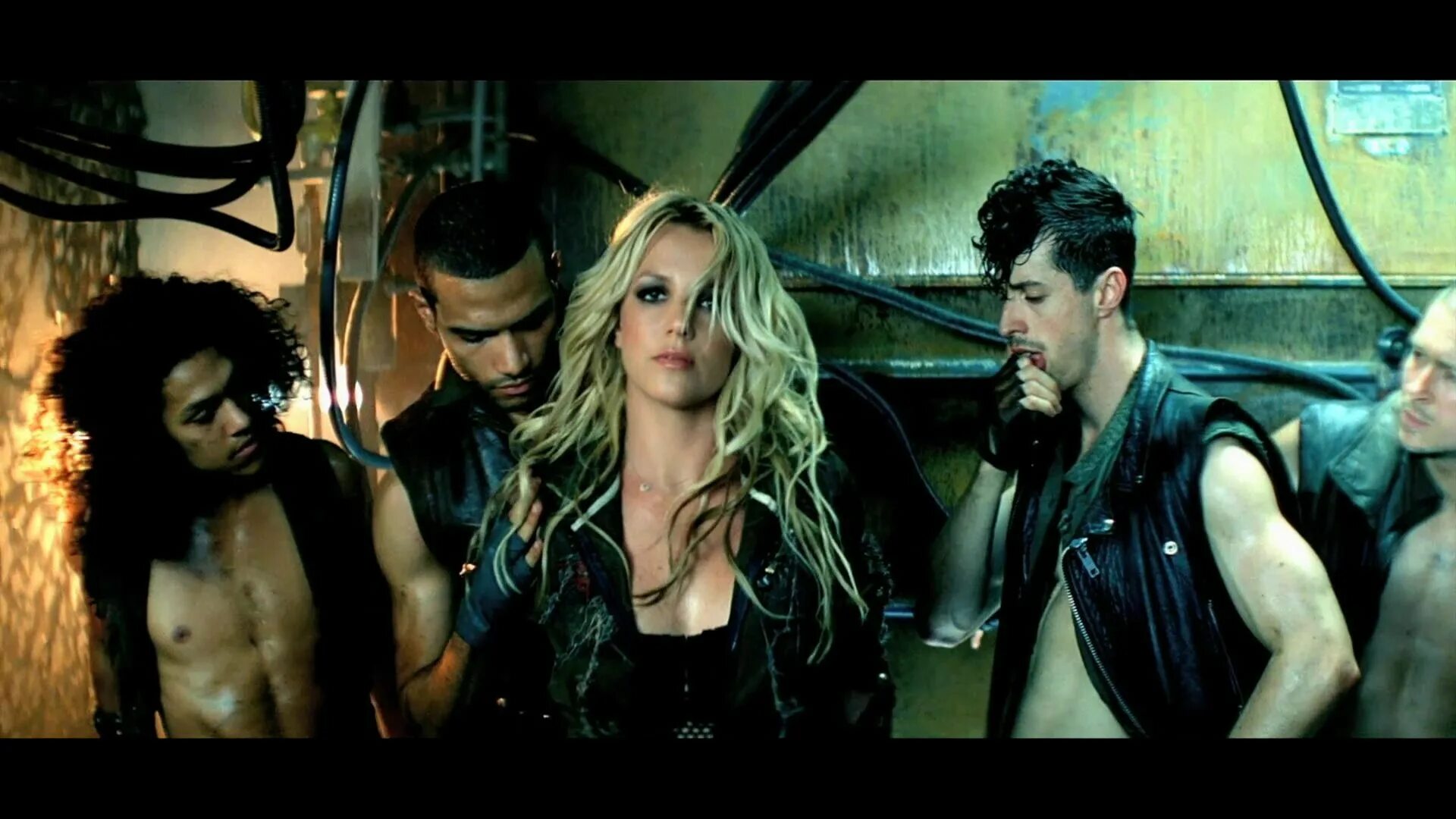 Till the end video. Till the world ends britney spears клип. till the end клип. rammstein till the end клип. rammstein till the end модели.