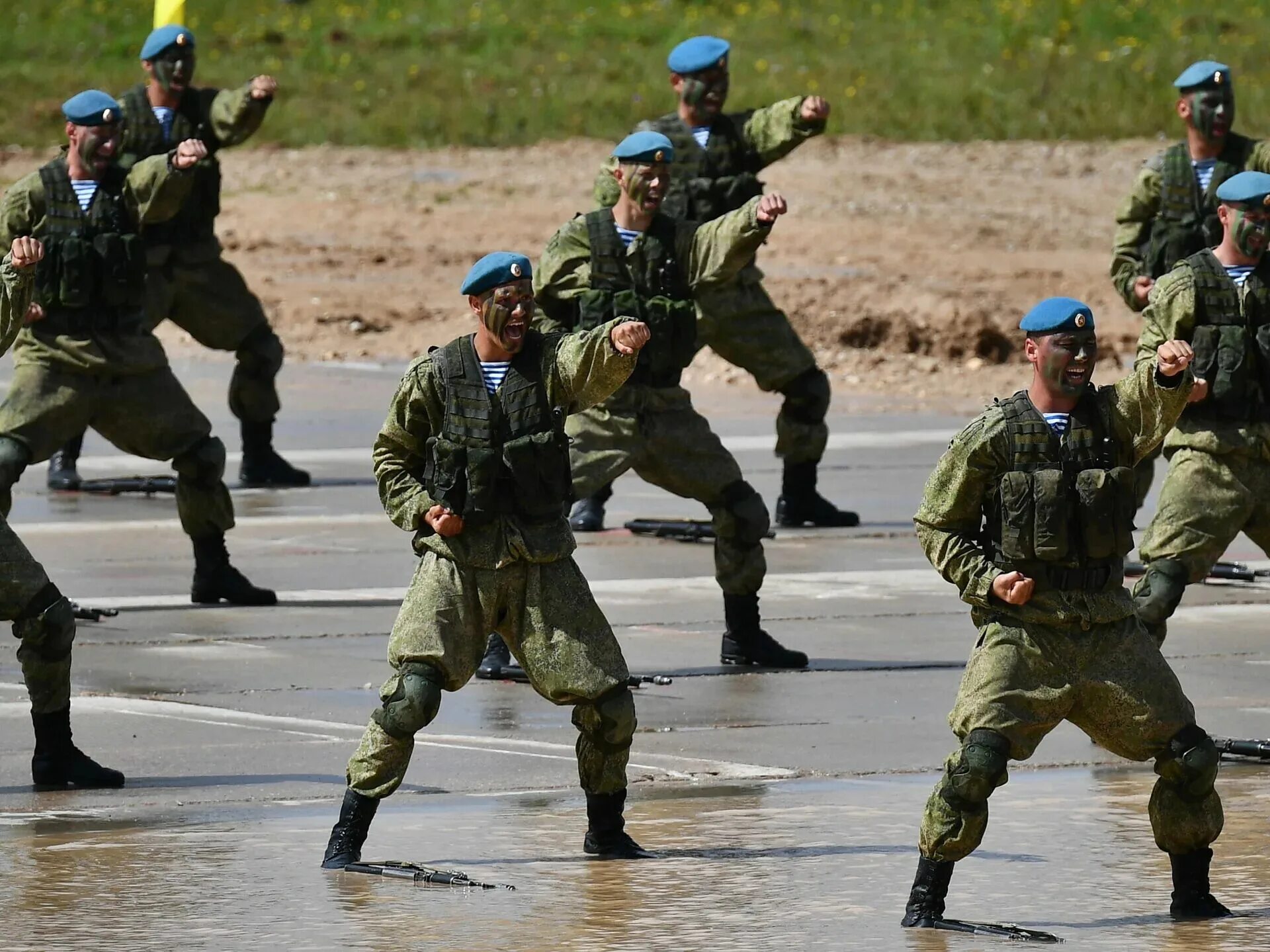 4 бригада вс рф. Воздушно-десантные войска (ВДВ) РФ. Спецназ ВДВ РФ. 45 Полк спецназа ВДВ на Украине 2022. Армия ВДВ спецназ.