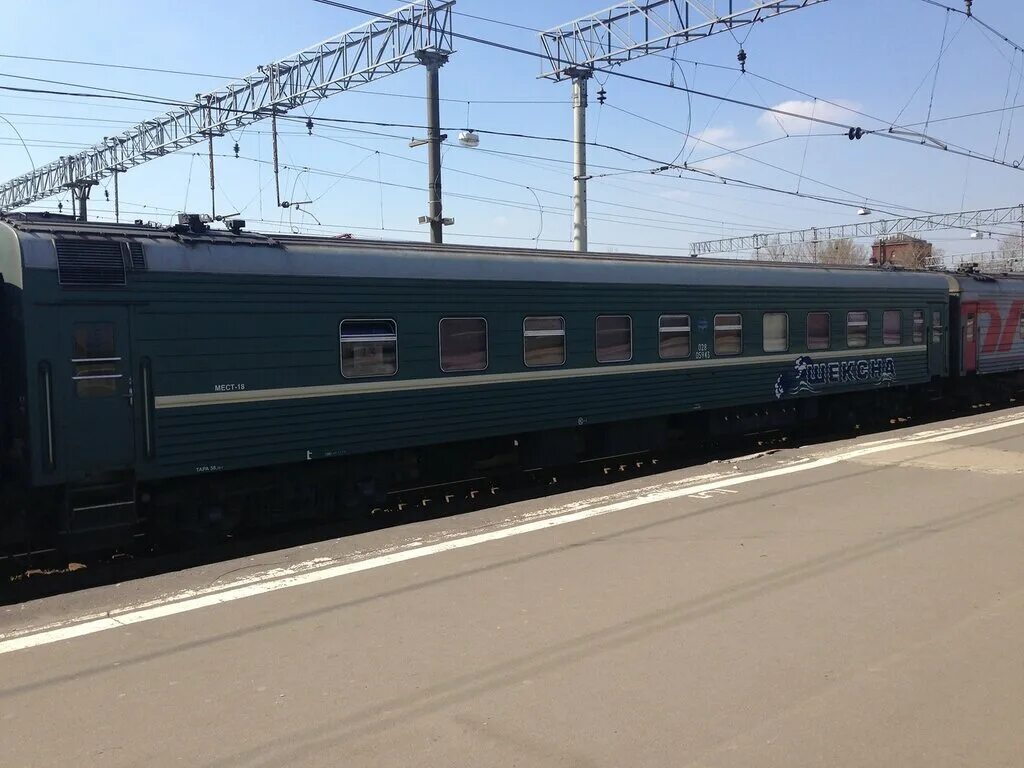 поезд двухэтажный сочи зима. поезд санкт-петербург сухум.