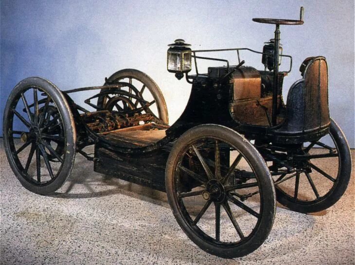 1 электрический автомобиль. Электромобиль Романова 1899. Lohner-Porsche гибридный автомобиль. Электромобиль Lohner Porsche.