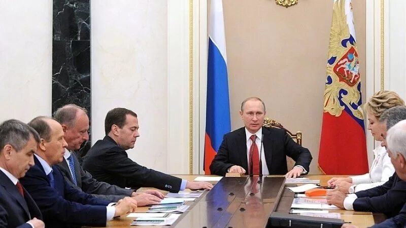 Обстановка в россии на сегодняшний день политическая. Возраст членов совета безопасности России.