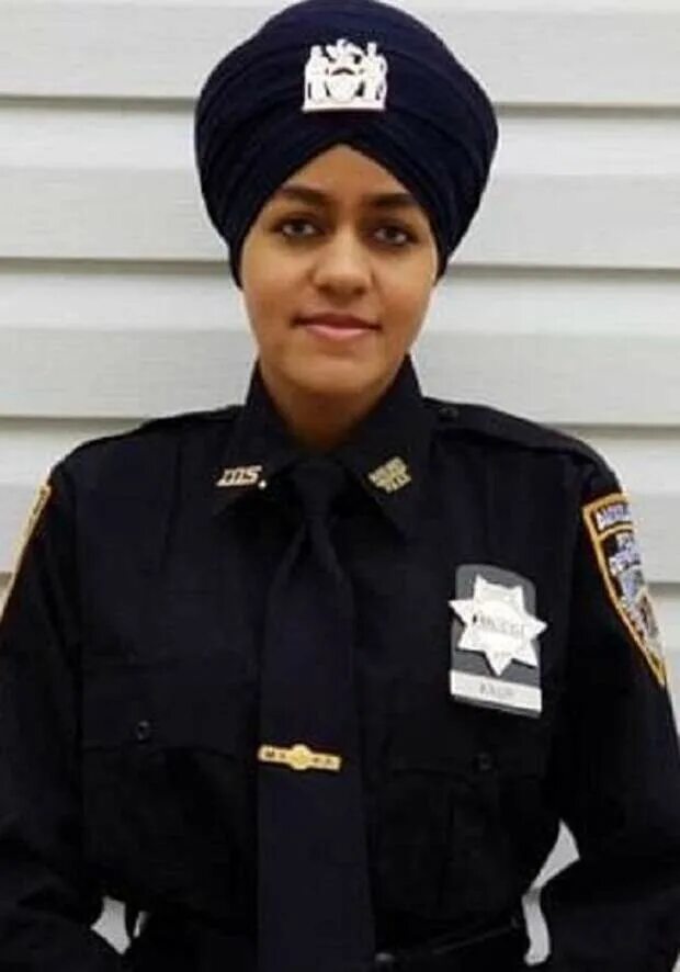Негритянку полицейский. Женщины в полиции США. Форма полиции США женская. Афроамериканские женщины полицейские.