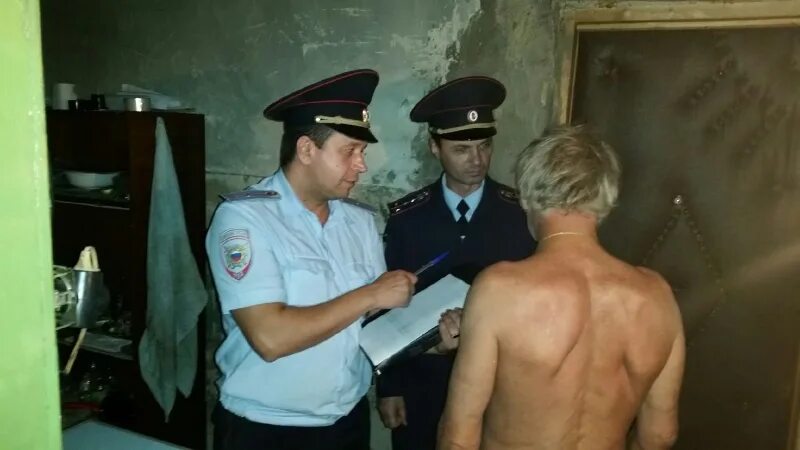 Надзор за лицами освобожденными из мест лишения свободы. Административный надзор и полицейский надзор. Надзор участкового уполномоченного полиции. Ууп административный надзор. Поднадзорные лица участкового.