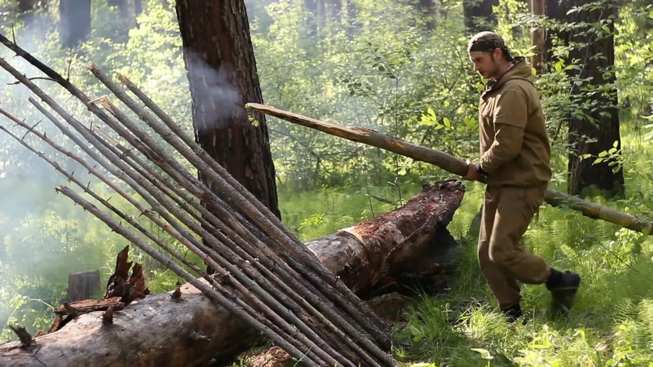 Бушкрафт в тайге. Бушкрафт Лесник. Человек выживший в лесу