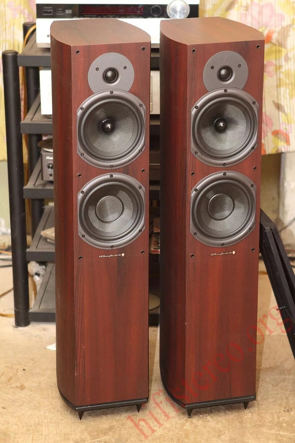 2. Diamond 9. Wharfedale 9. 5. 5.