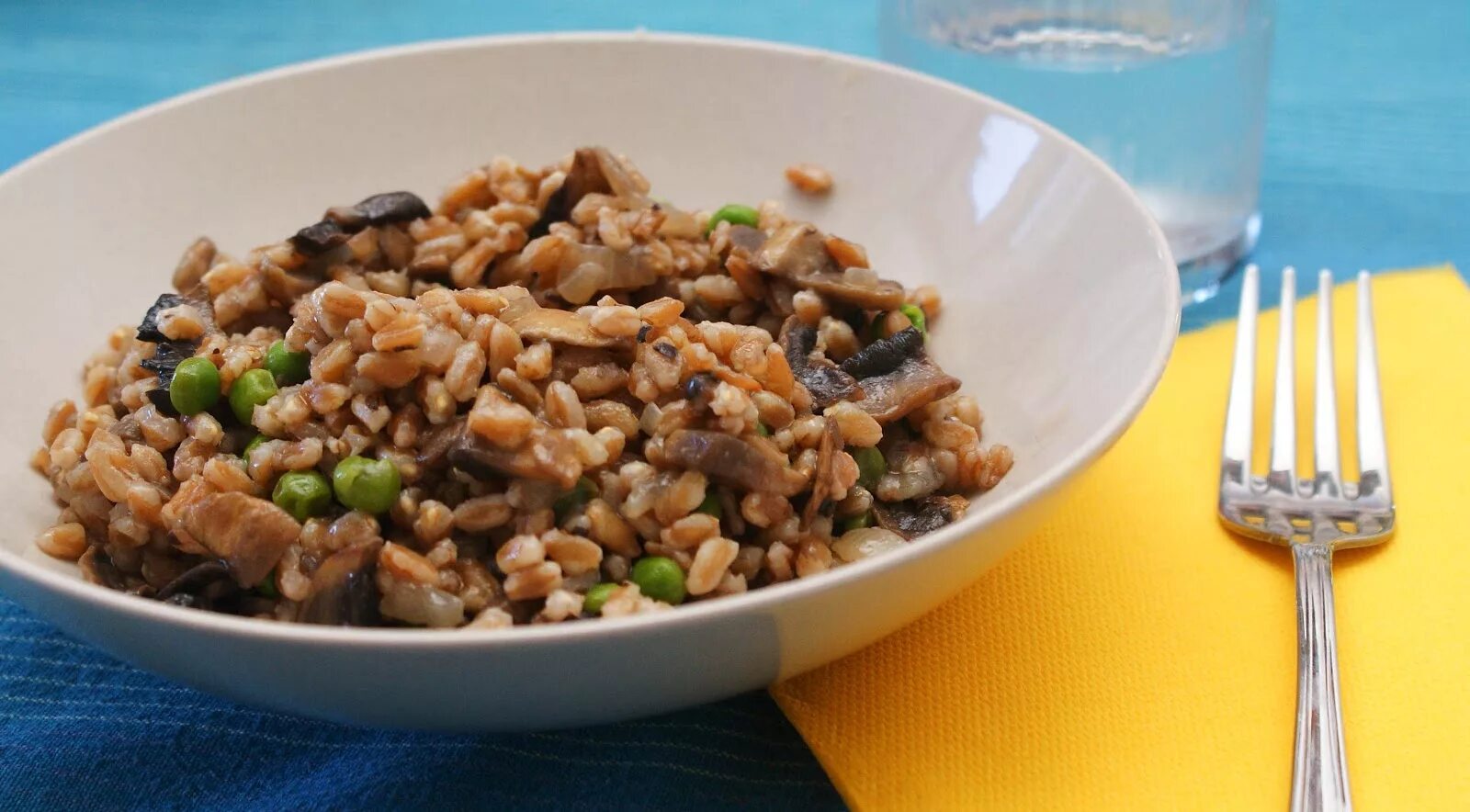 плов из полбы. ризотто из полбы. полба на гарнир. каша булгур. полба крупа вареная.