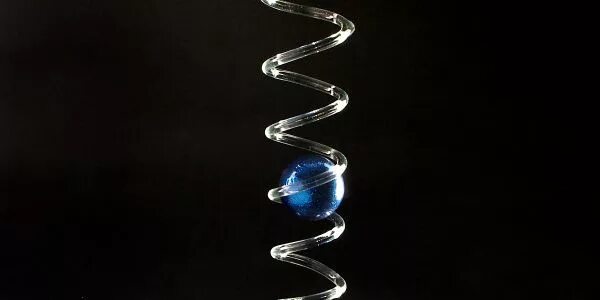 Стеклянная спираль иллюзия. 20380fg020 характеристики пружины. Стеклянные шарики на спирали. Кристаллы крайона руна. Спираль кристалла.