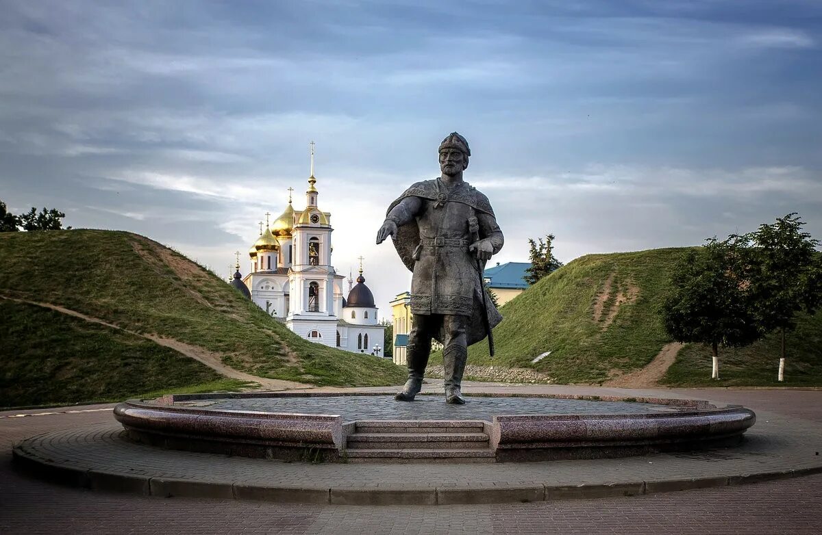 Егорьевск виды города. Коломна. Памятник юрию долгорукому в дмитрове. Исторические памятники подмосковья. Статуя юрия долгорукого в дмитрове.