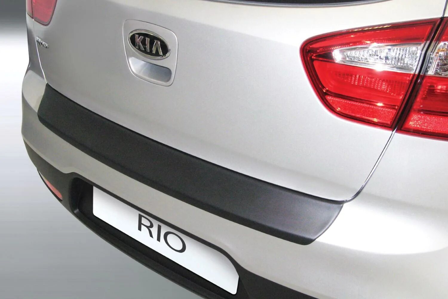 Накладка заднего бампера Kia Rio 3. Kia Rio 3 хэтчбек накладка на задний бампер. Kia Rio 2014 накладка заднего бампера. Накладка заднего бампера Киа Рио 2011.