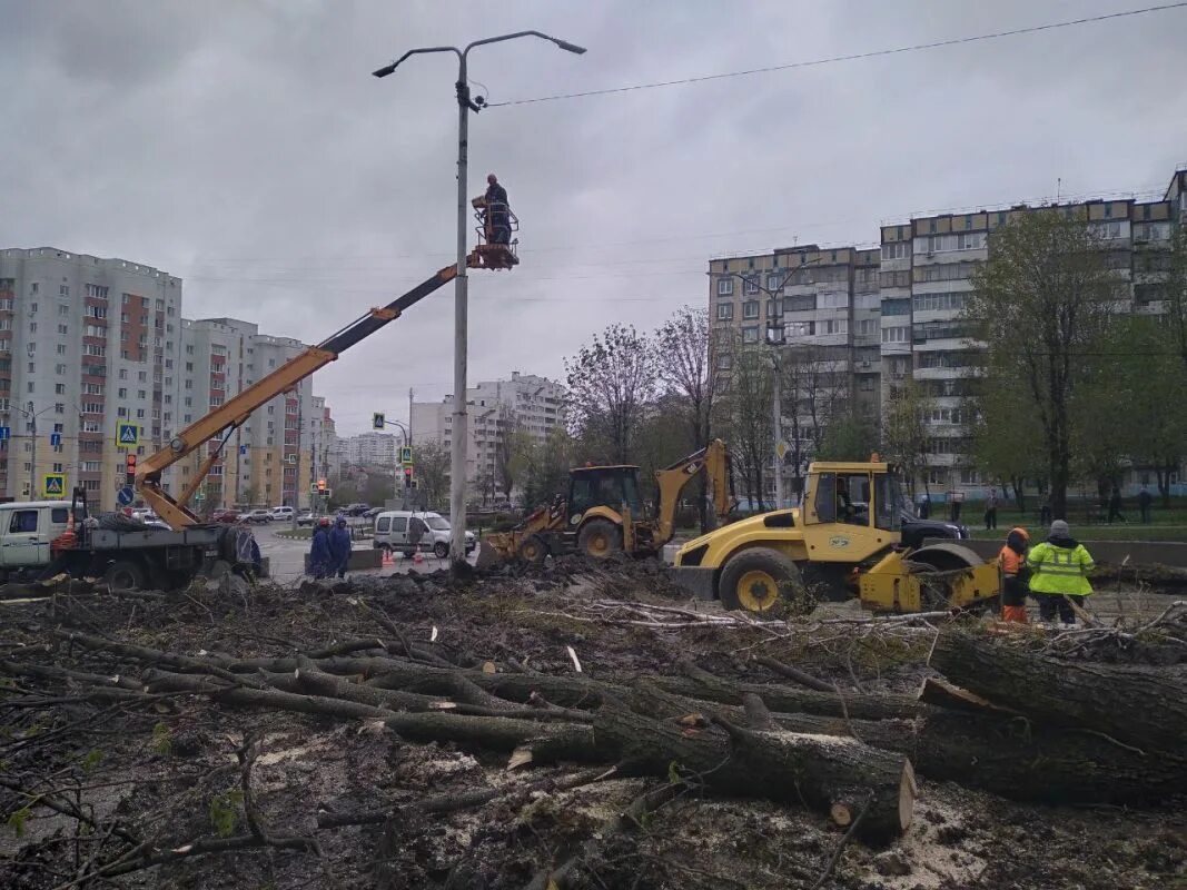 Перекресток Ватутина и Губкина Белгород. Улица Ватутина Белгород. Во дворе. На улице. Ситуация в белгороде сегодня сейчас последние новости