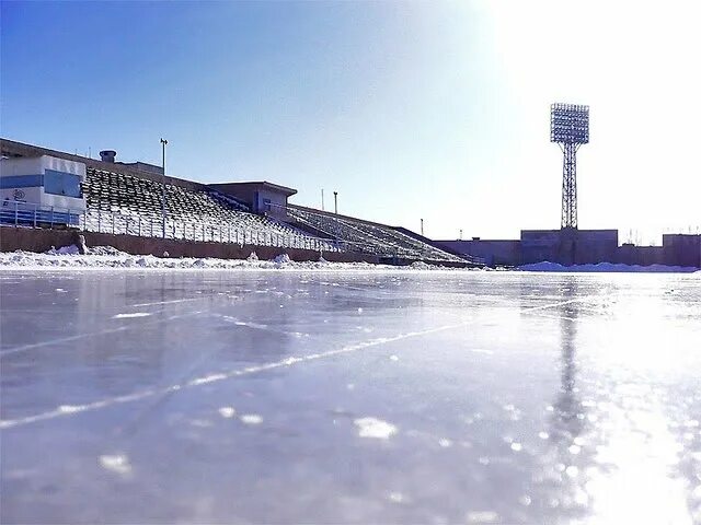 Оленегорск бассейн. Оленегорск стадион. Открытый каток Оленегорск. Оленегорск стадион конькобежный. Оленегорск Мурманский стадион.