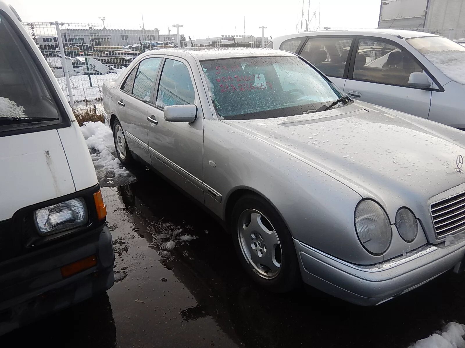 Разборы mercedes. Е 55 w210 744 серебро. Разбор Мерседес w210 Дагестане. Mercedes w210 разбор. Разбор Мерседес w210 в Москве и Московской области.