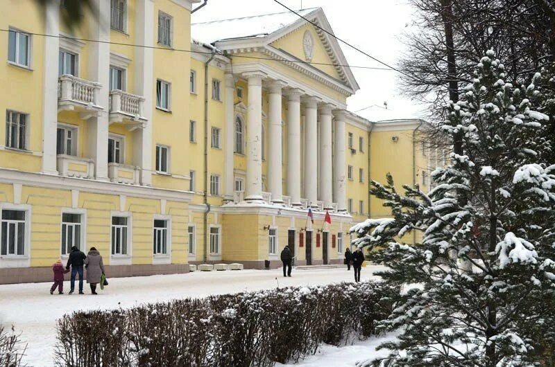 Администрация город новомосковск тульской области. Администрация города Новомосковска. Сайт администрации города Новомосковска Тульской области. Здание администрации Новомосковск. Здание администрации города Новомосковск Тульская область.