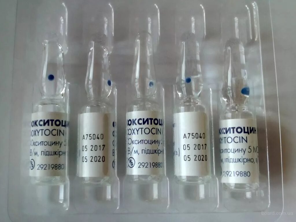 Окситоцин для матки после родов. Ампула окситоцина 10ме. Препараты окситоцин, питуитрин. Гормоны в ампулах. Окситоцин инъекции.