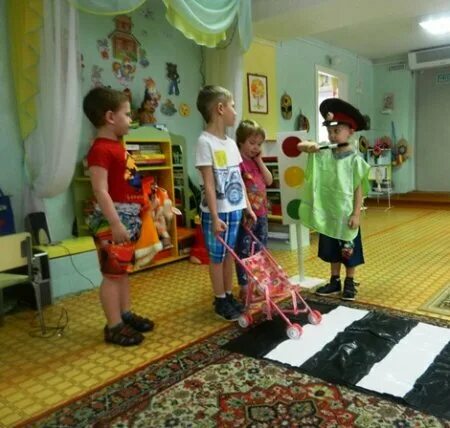 Садик братск 97. Улыбка детский центр омск. Садик золотой ключик улица геофизиков. Конева детский сад. Дети в детсаду.