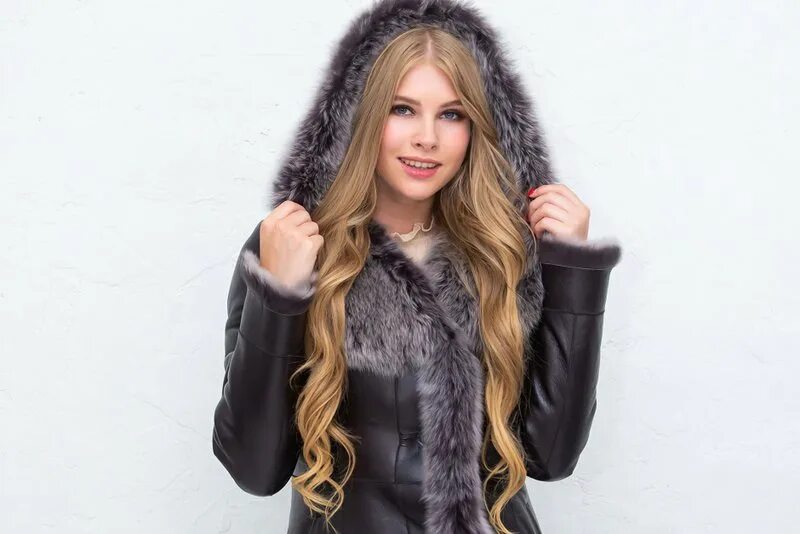 Ист нова новосибирск. Ист нова новосибирск. Пуховик 2022 истнова. Дубленка с куницей. Авиатор истнова.