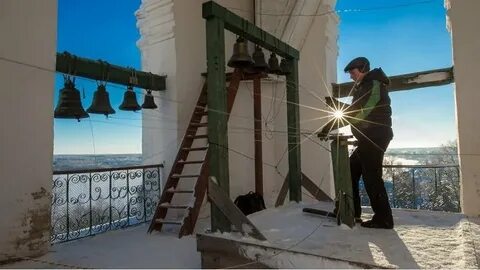 Звон хрустальных часов сердце греет любовь