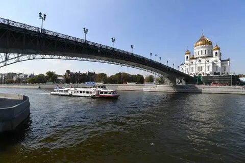Машина москва река