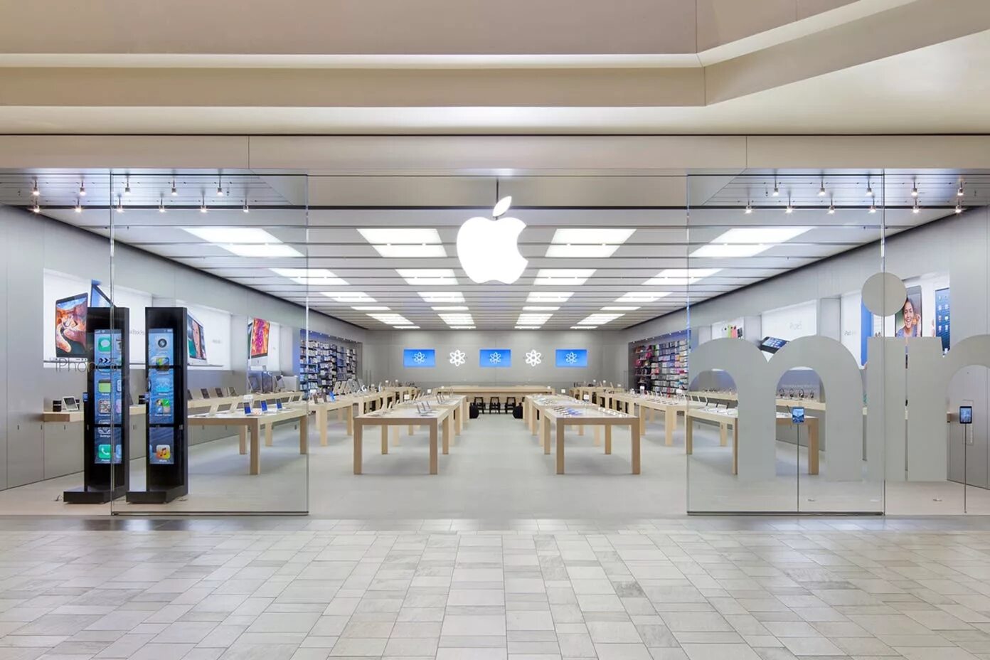 Apple store в россии. Apple Store 2021. Apple Store 2009. Apple Store Russia. Apple Store 110.