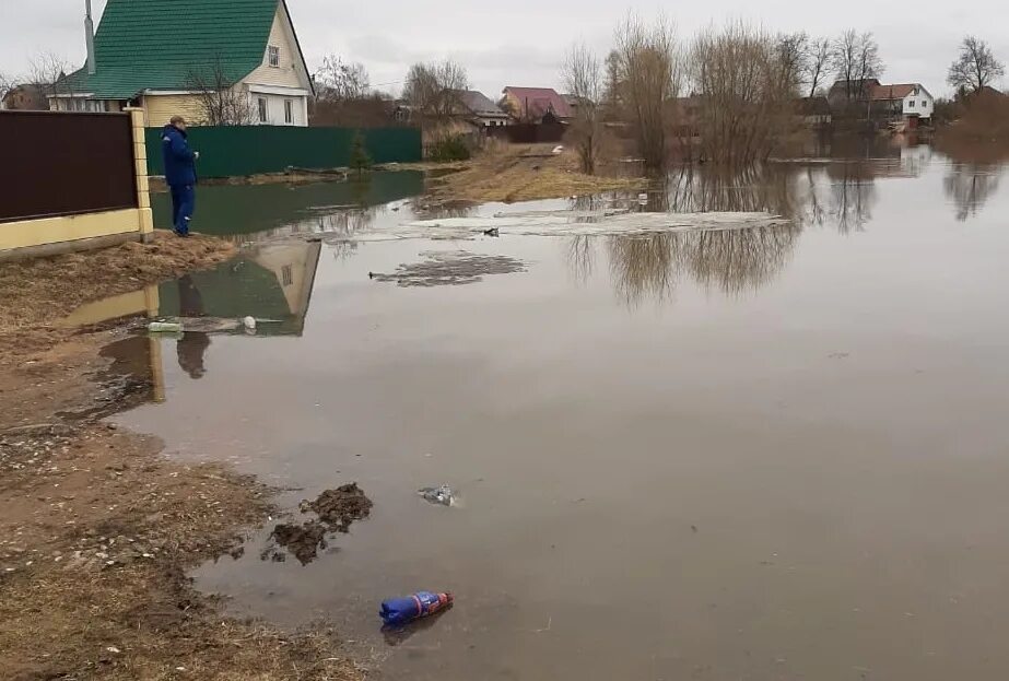 Затопляемая долина реки. Затопило дом. Паводок затопило участок. Половодье в Ряжске. Паводок Ряжск.