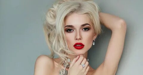 Саябақта юбка астында