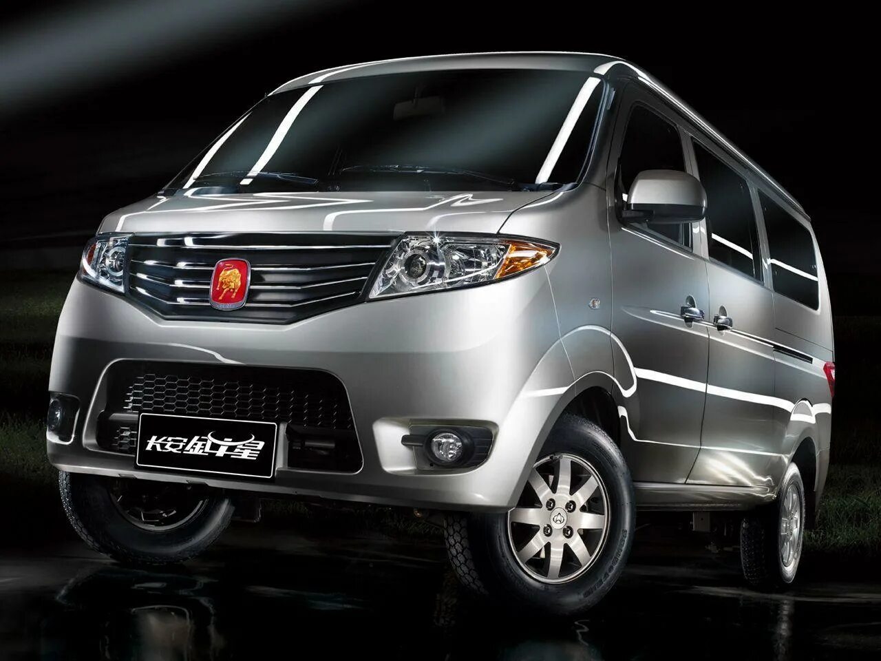 Авто в китае купить напрямую с доставкой. Китайский минивэн 4x4. Changan Taurus van. Китайский микроавтобус чери. Чана Таурус микроавтобус.