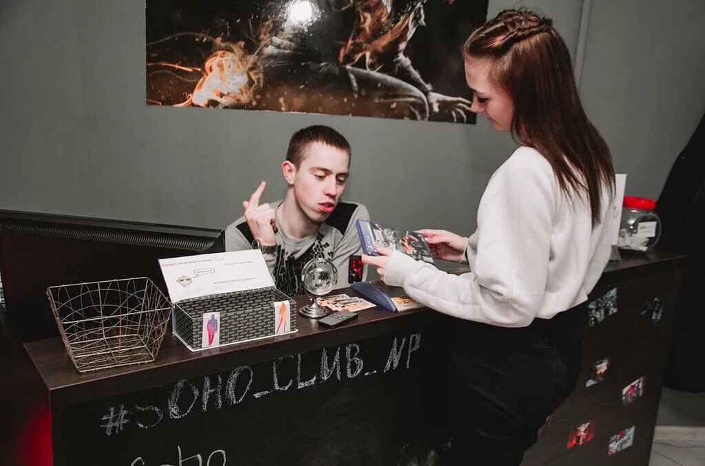 Uno на одной консоли. Xbox one security sticker pack.