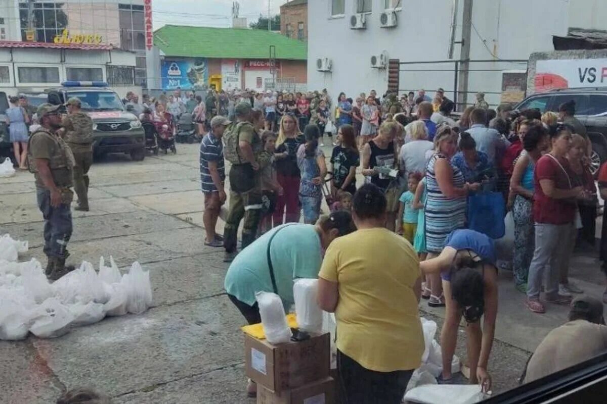 Геническ Россия. Геническ Херсонская область. Гуманитарная помощь Геническ. Жители Геническа.