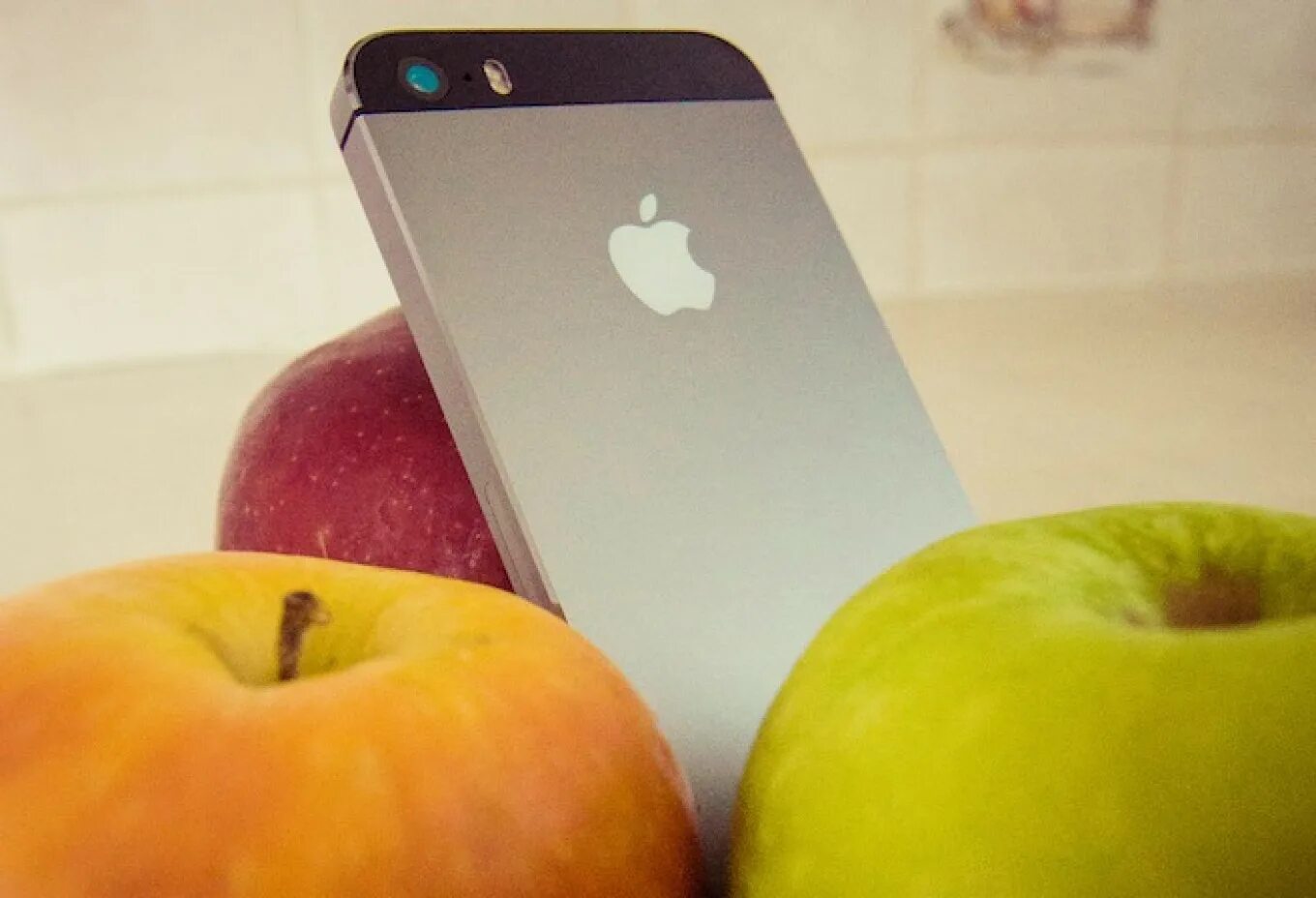 Apple s1. Apple. айфон бренд. марка apple. яблоко бренд.