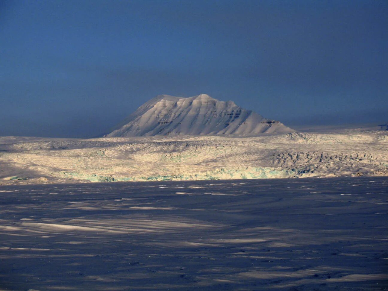 Открытие архипелага северная земля. Открытие архипелага северная земля. Водка северная земля производитель. Открытие архипелага северная земля. Северная земля 40.