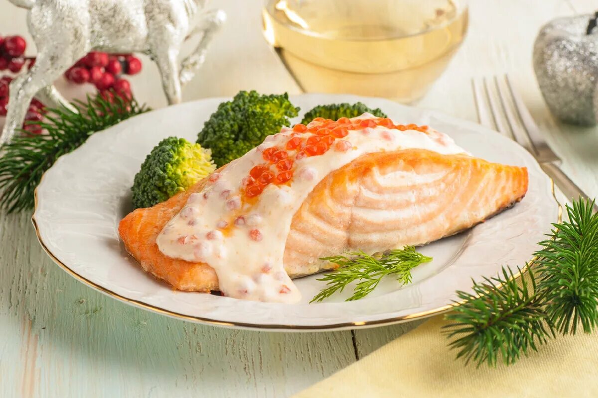 Лосось в сливочном соусе. Рыбный семги со сливками. Уха с семгой. Семга в сливочном соусе. Соус к семге.