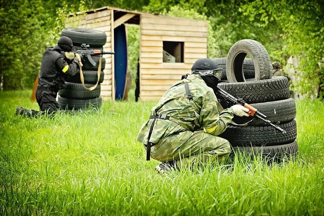 Площадка для страйкбола. Пейнтбол заграждения. Игровые площадки для страйкбола. Страйкбол и пейнтбол