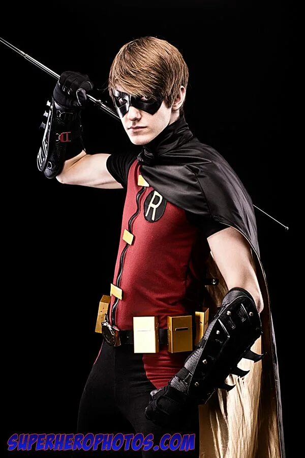 Cosplay robin. Robin DC Cosplay. Robin tim Drake Cosplay. Косплей супергероев. Косплей Робина мужской.