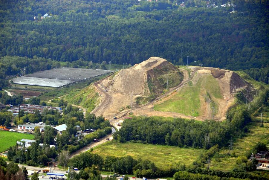лисья гора в балашихе. комплекс лисья гора в балашихе. лисья гора лыжи балашиха. горнолыжный склон балашиха лисья гора. лисья гора в балашихе склоны.