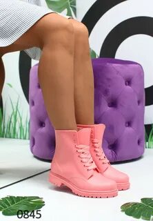 Розовые сапоги женские