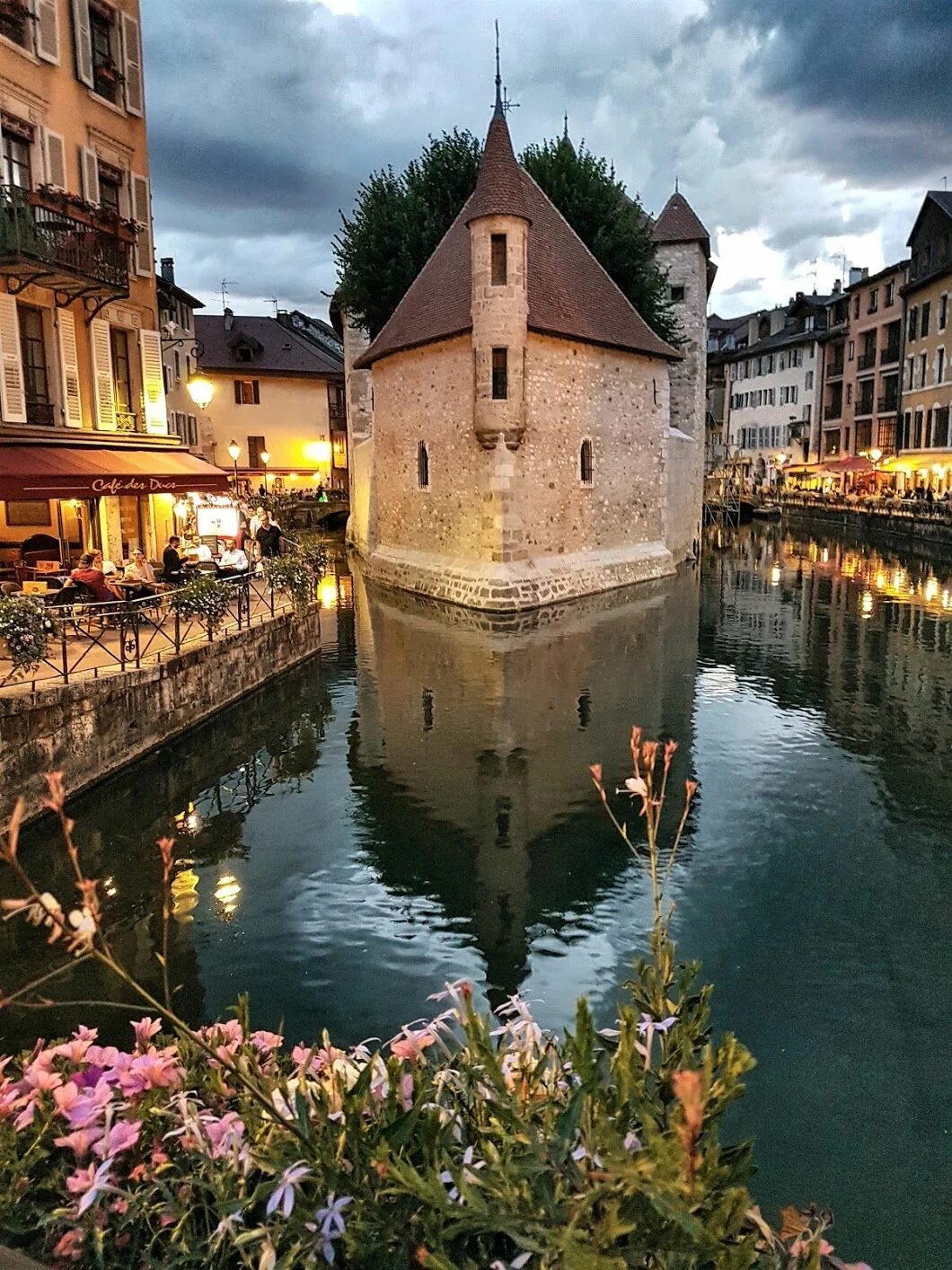 Анси Швейцария. Французская Венеция Анси. Annecy город Франции. Анси (озеро). Красивые места европы