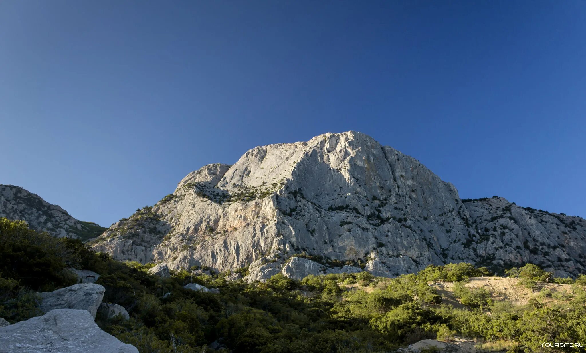 Название гор в крыму. Гора куш-кая в крыму. куш-кая батилиман. ласпи горы. гора куш кая севастополь.