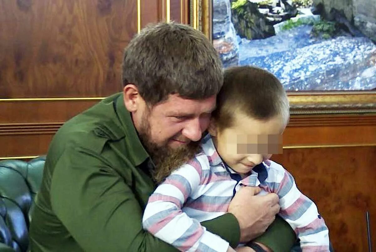 Кадыров младший сын. Сын рамзана кадырова. сын рамзана кадырова ахмат. сын рамзана кадырова ахмад. ахмат кадыров сын рамзана кадырова.