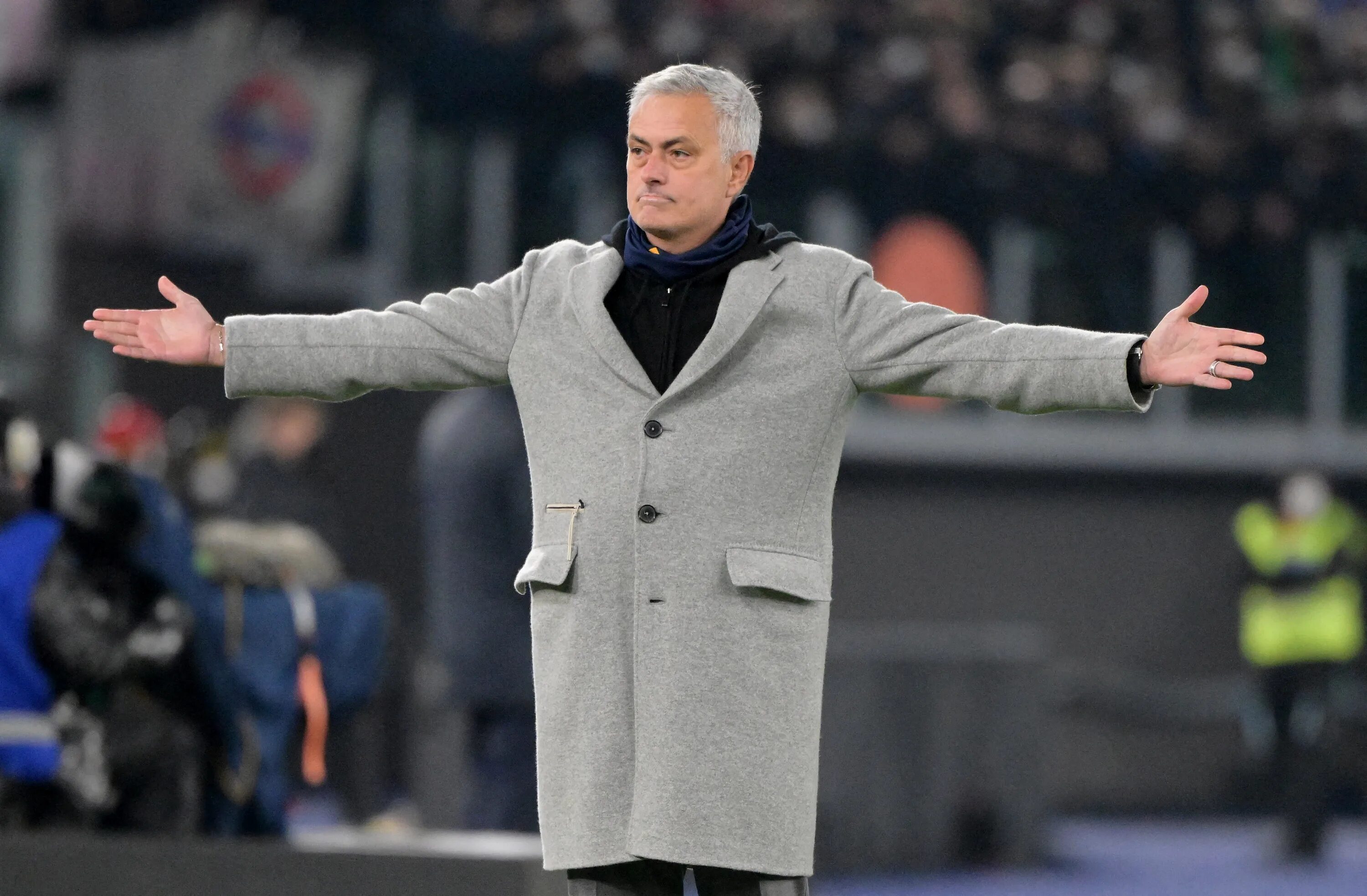 Публика гольтье. Моуриньо 2023. Jose Mourinho ROMA. Special one Жозе Моуриньо.