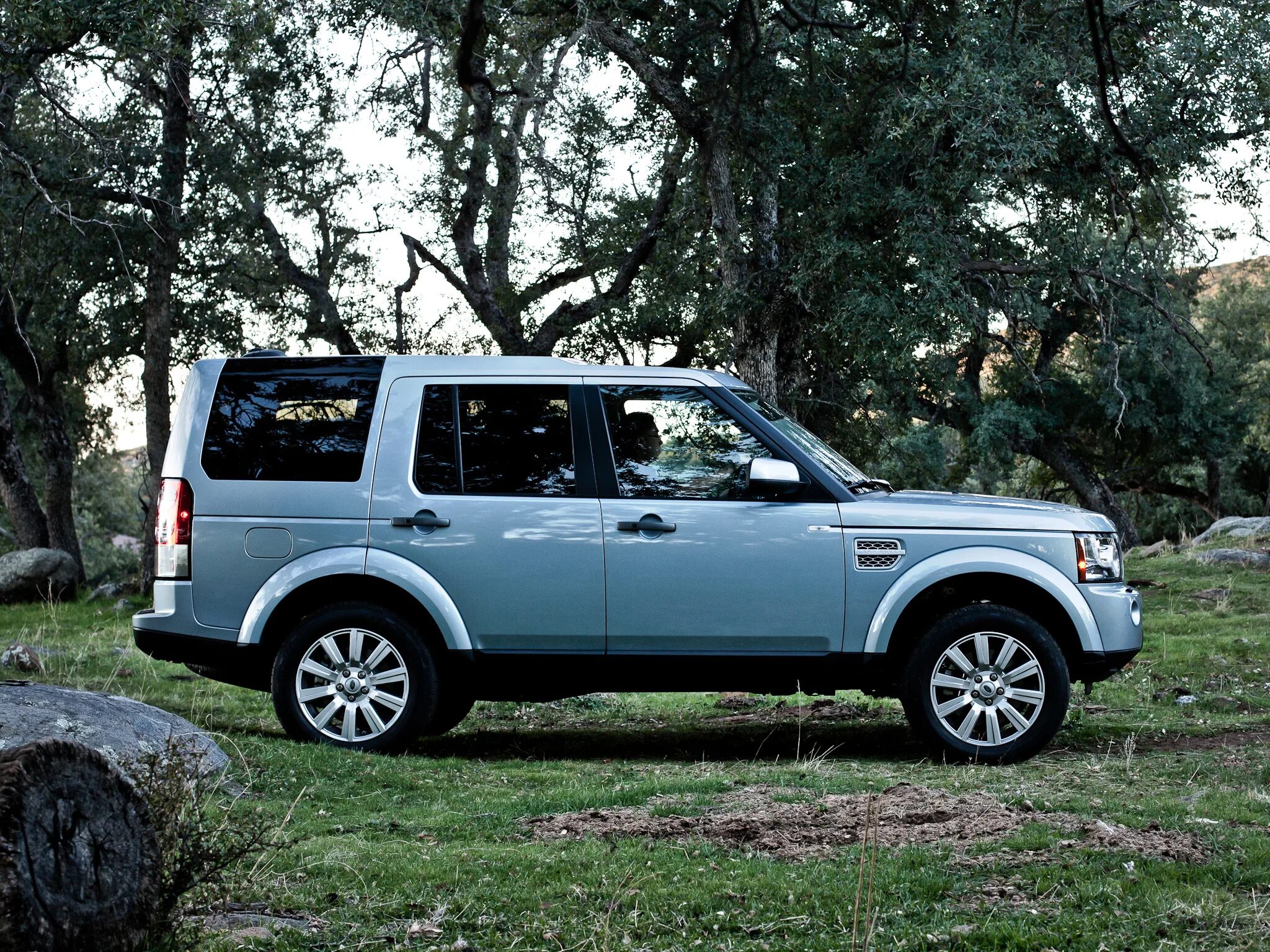 Дискавери 12. Land Rover Discovery 4. Ленд Ровер Дискавери 4 2009. Ленд Ровер LR 4. Ленд Ровер Дискавери 4 синий.