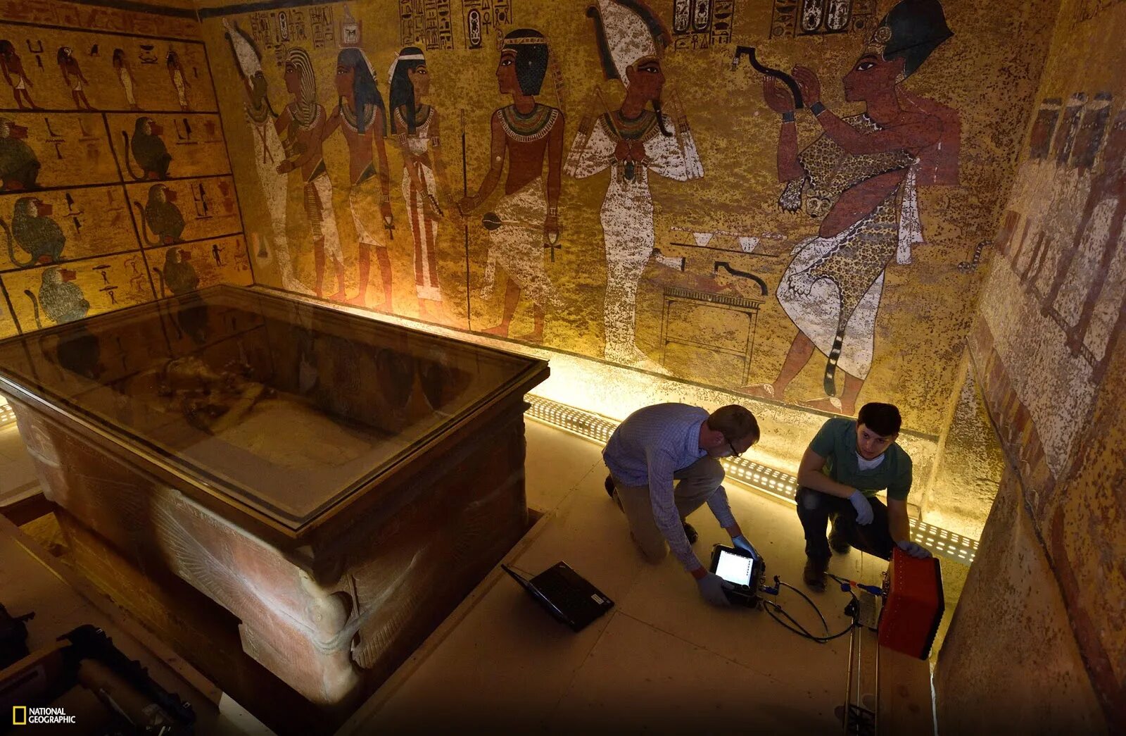 Что такое погребение фараона. Фараон Тутанхамон Гробница. Гробница Тутанхамона 1922. Пирамида Тутанхамона в Египте. Гробница Тутанхамона.