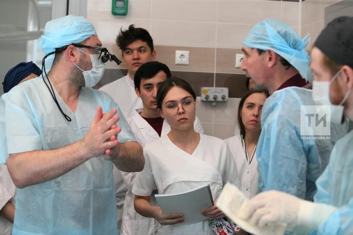 Диспансеризация татар информ. Врач татар информ. Вакцинация гриппа 2022. Коронавирус врачи татар информ. Врач информ.