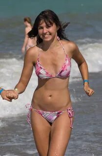 A teen girl doing it at the Koh Phangan in this pics.
