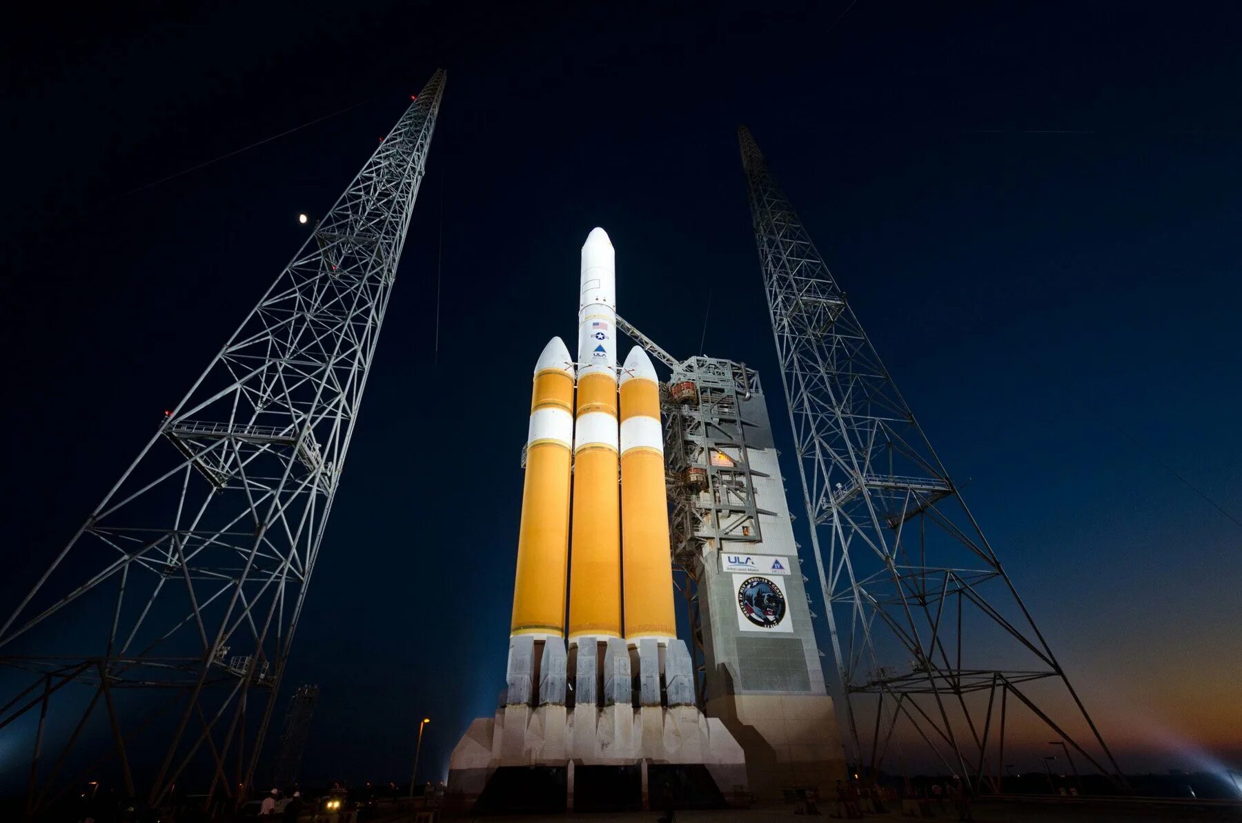 Старт Дельта хеви. Дельта 4 хеви. Спутник Delta IV. Космическая ракета. Старт ракеты в космос видео