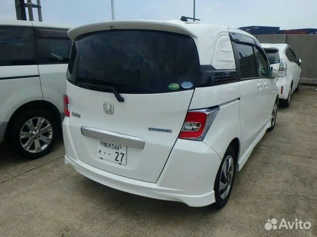 Авито хонда краснодарский край. Honda freed 2014 Hybrid. Honda freed Spike 2014. Хонда Спайк гибрид. Honda freed Spike Hybrid.