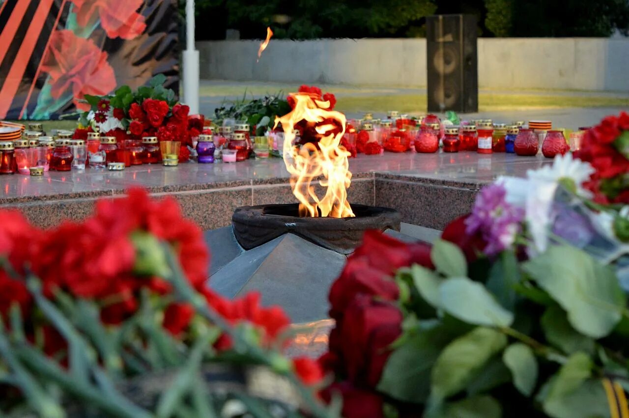 Одесская хатынь 2 мая 2014 помним. 30 апреля праздник уварово. День памяти 2014. Маковый день в великобритании. Одесса 2 мая дом профсоюзов помним.