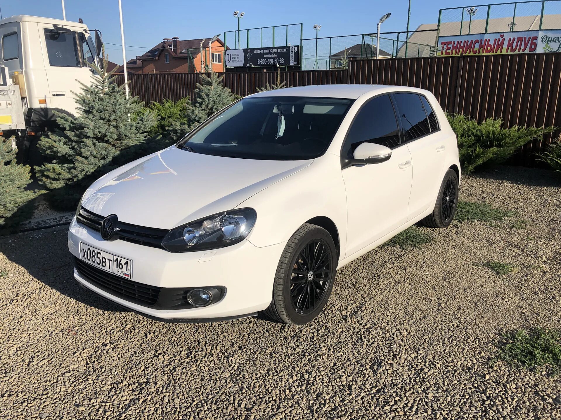 Golf 6 drive2. Оптика гольф 6 драйв 2. Белый golf 6 антихром. Volkswagen golf mk6 сток. Golf mk6 белый.