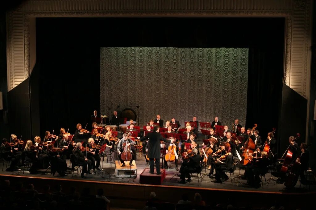 концерт. крымская государственная филармония симферополь. крымский симфонический оркестр. крымская государственная филармония симферополь. крымская государственная филармония официальный сайт.