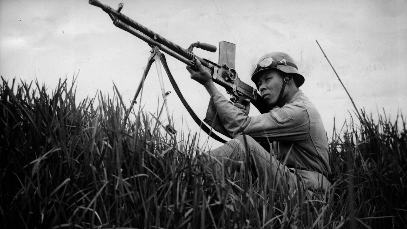 Интересные факты о второй мировой войне. Japan Soldier ww2. Вьетнамский снайпер на дереве.